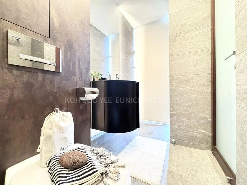 THE LINCOLN MODERN 7