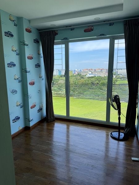 THE TAMPINES TRILLIANT 5