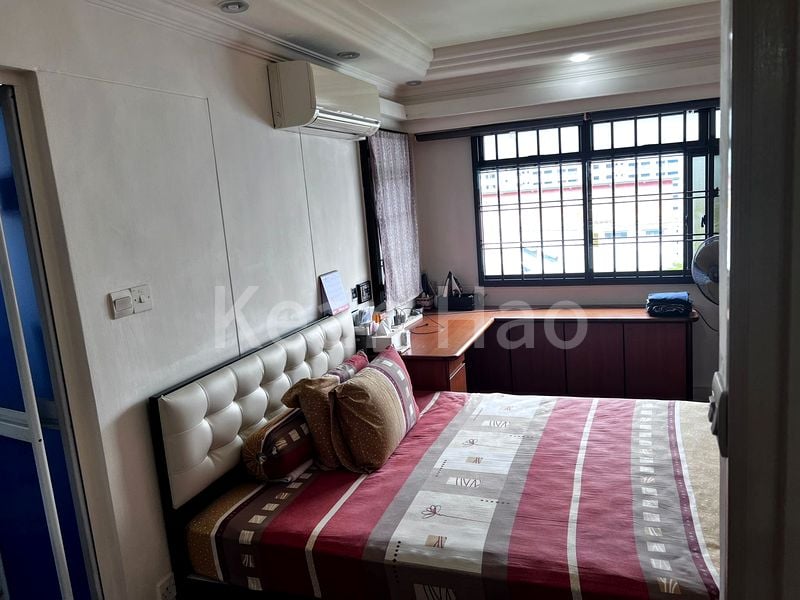 WELLINGTON CIRCLE 12