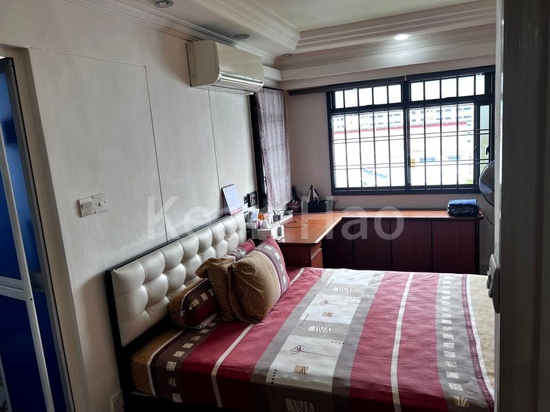 WELLINGTON CIRCLE 13