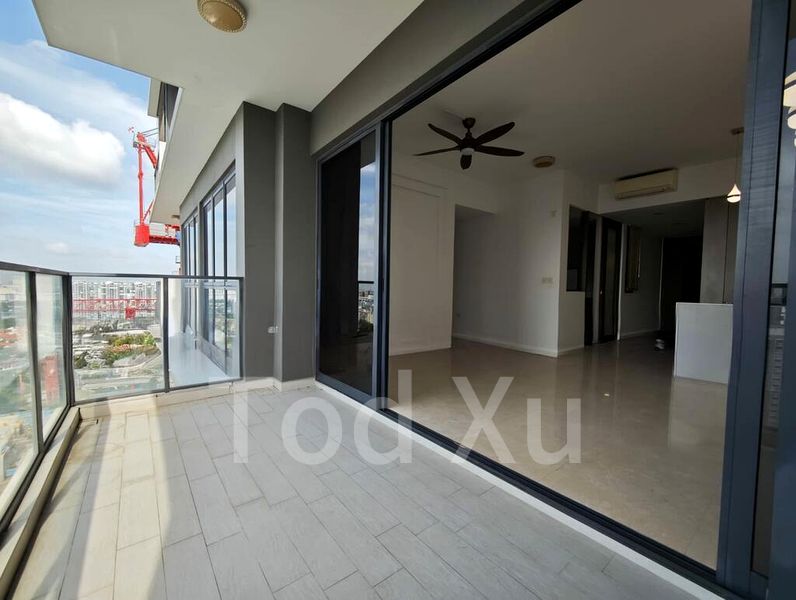 THE CLEMENT CANOPY 12