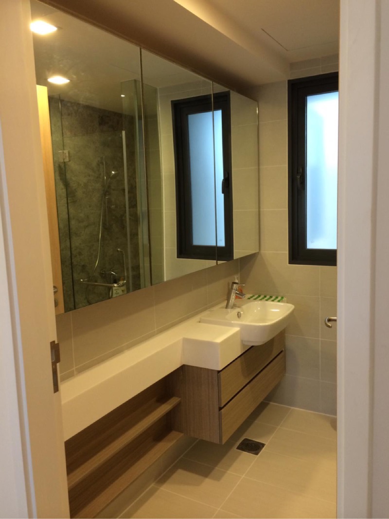 THE LAKEFRONT RESIDENCES 4