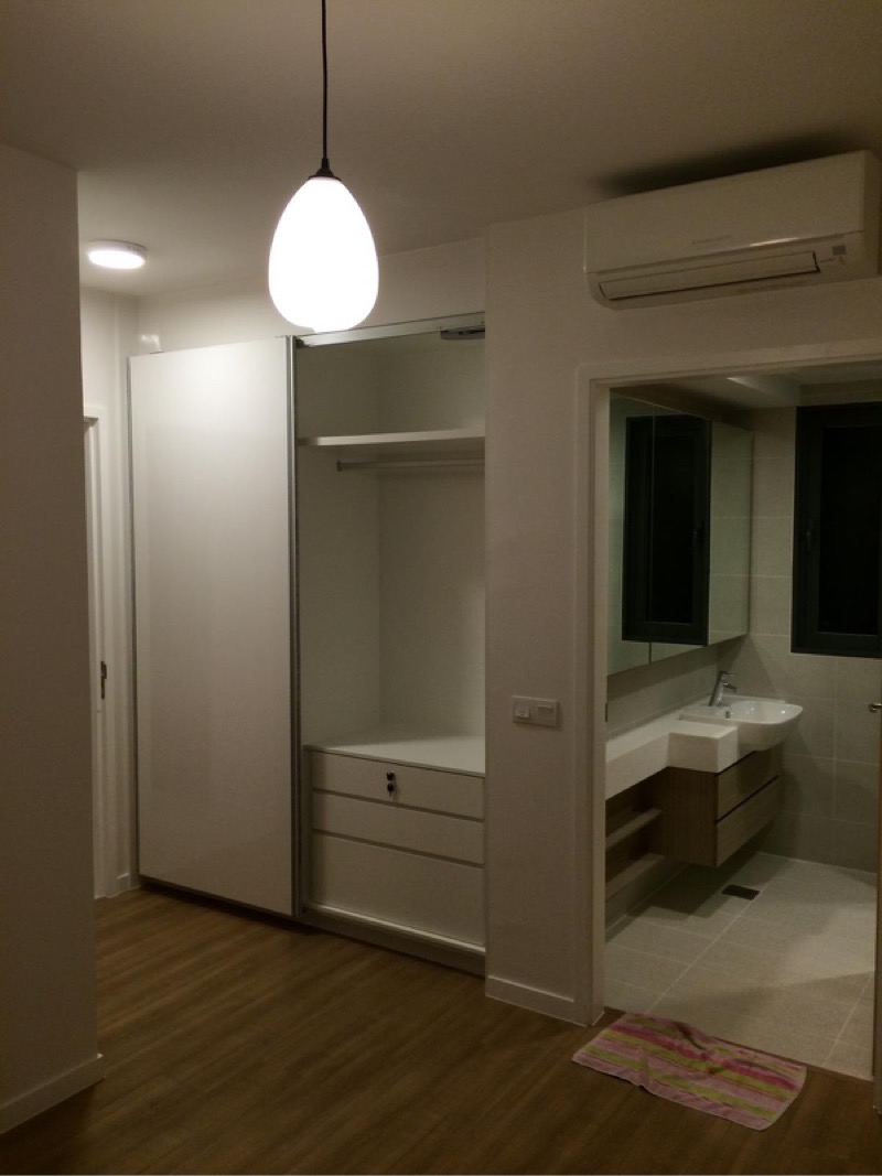 THE LAKEFRONT RESIDENCES 9