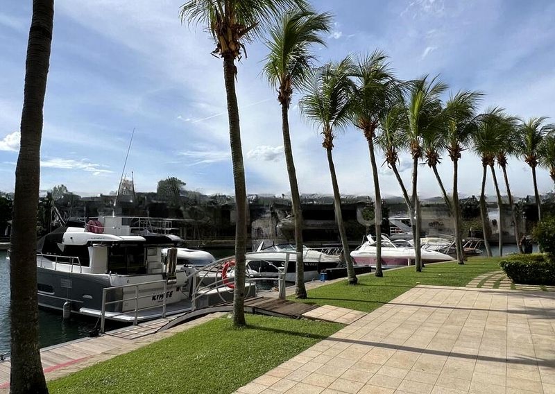 THE BERTH BY THE COVE 4