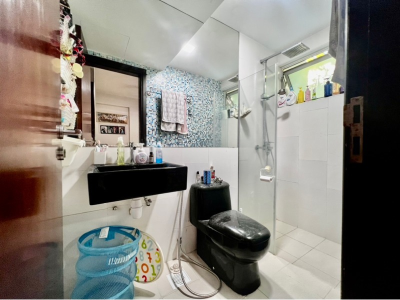 LEITH GROVE 9
