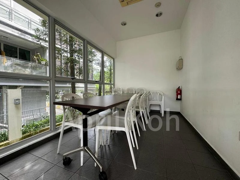 SUITES @ PAYA LEBAR 8