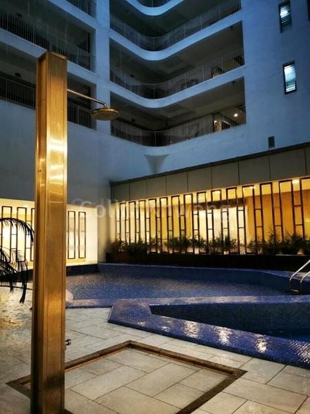 INTERNATIONAL PLAZA 15