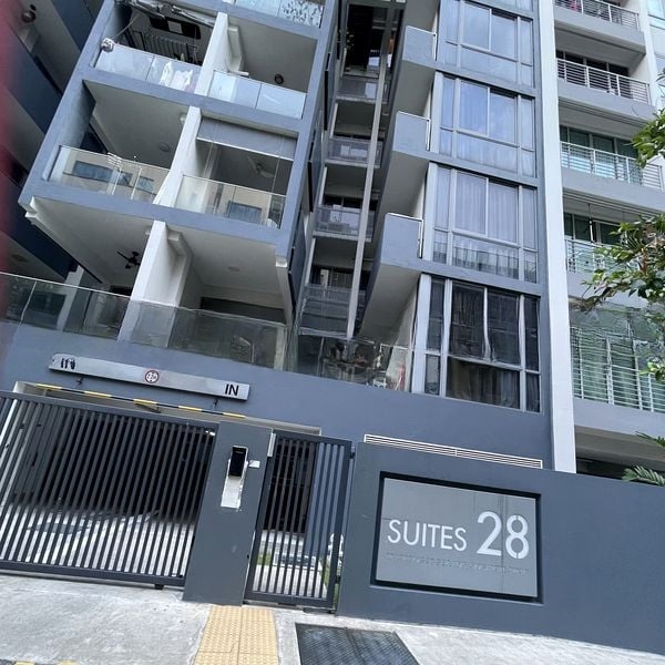 SUITES 28 2