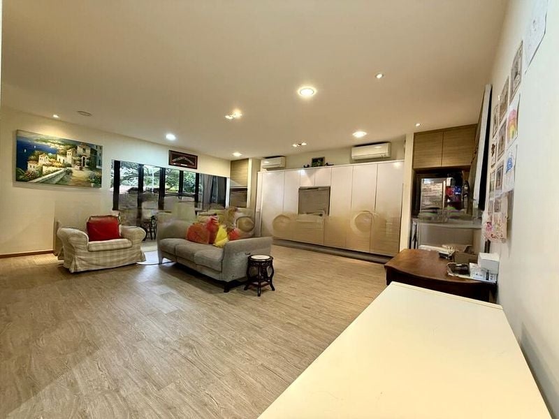 MOULMEIN COURT 7