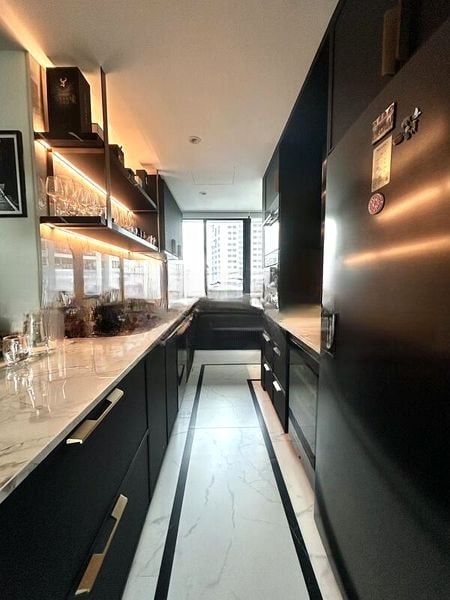 REGENCY SUITES 12