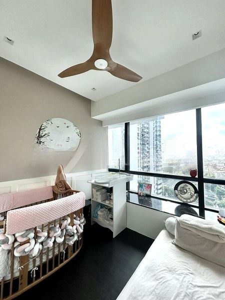 REGENCY SUITES 5