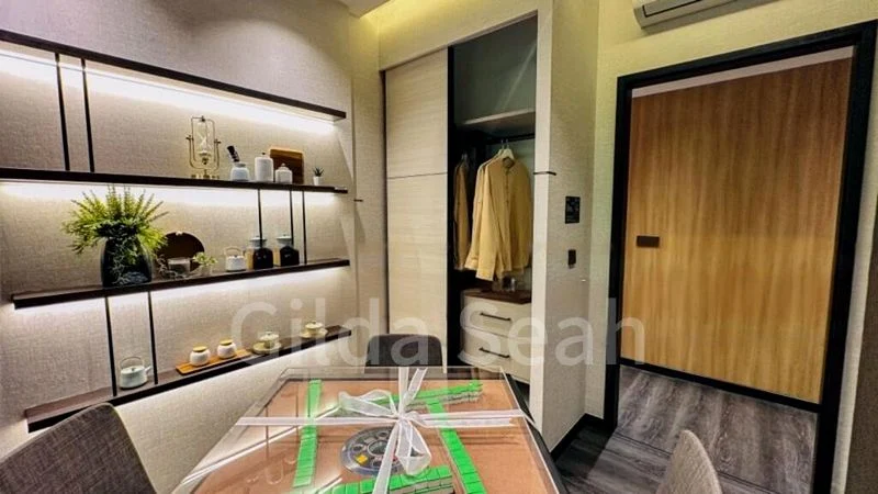 BLOSSOMS BY THE PARK 9