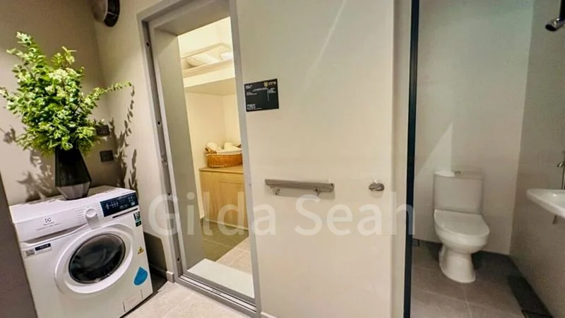 BLOSSOMS BY THE PARK 14