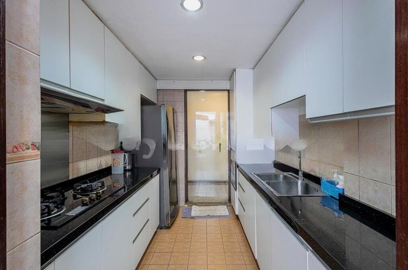 STRATFORD COURT 2