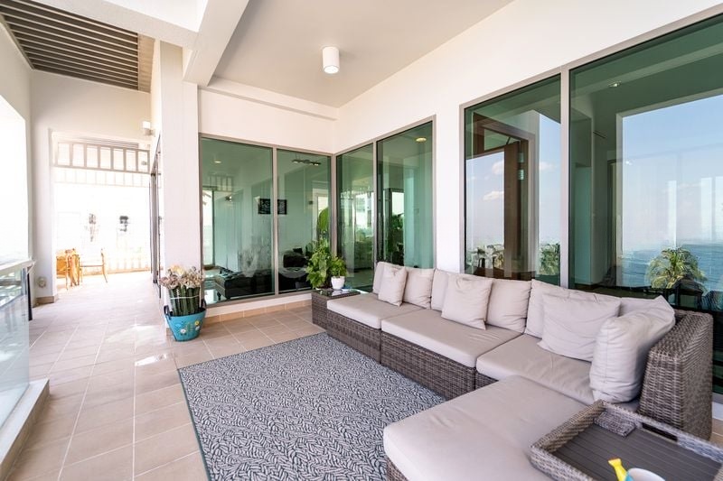 THE BERTH BY THE COVE 4