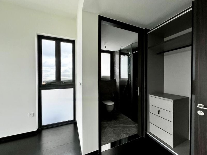 THE LINQ @ BEAUTY WORLD 2