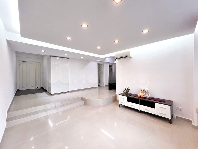 ESCADA VIEW 5