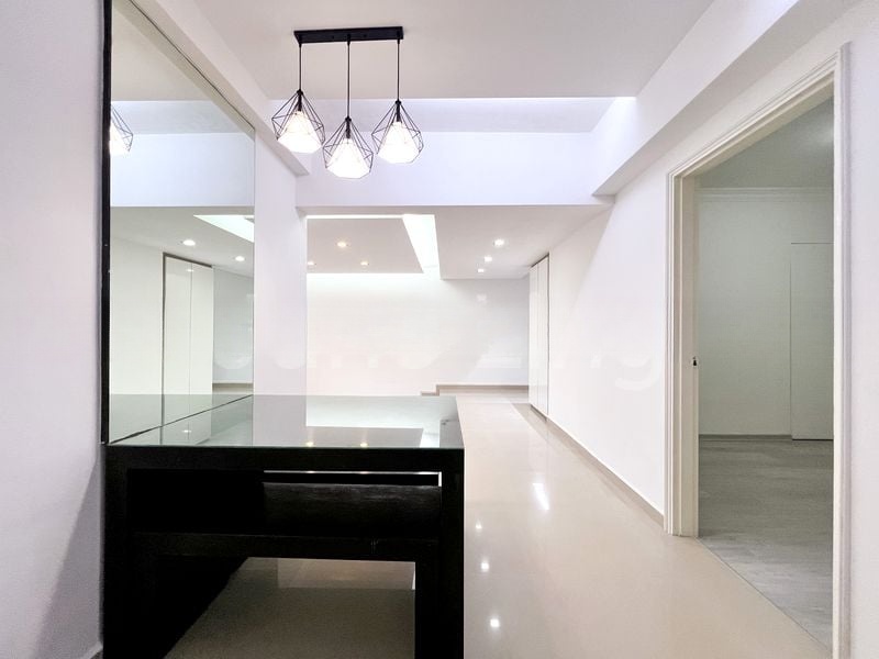 ESCADA VIEW 10