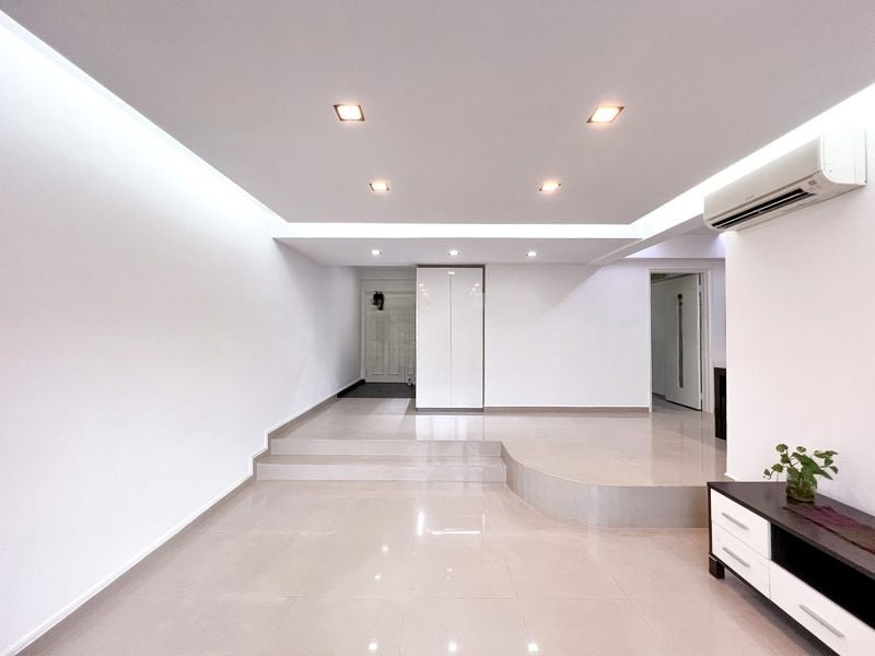 ESCADA VIEW 6