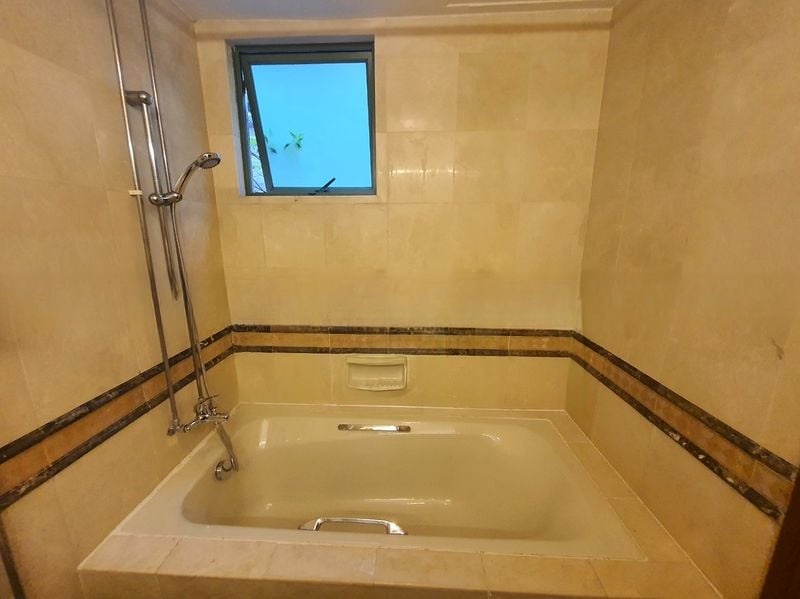 GOLD PALM MANSIONS 5