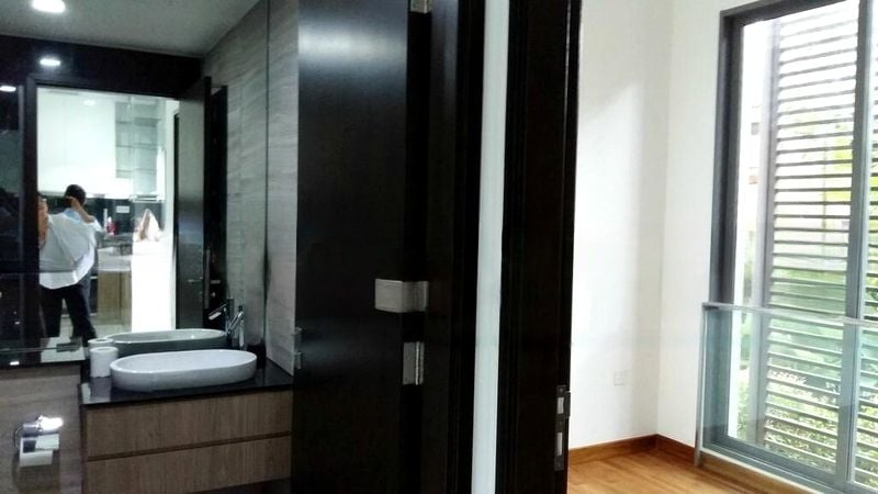 THE SEAWIND 1
