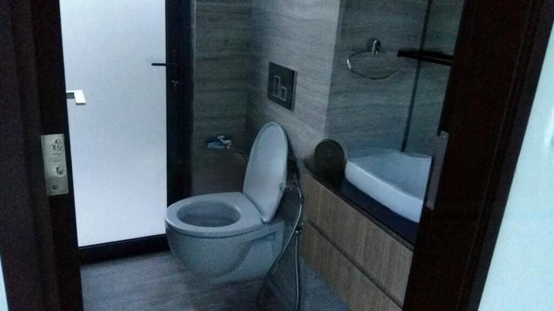 THE SEAWIND 8