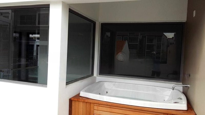 THE SEAWIND 6