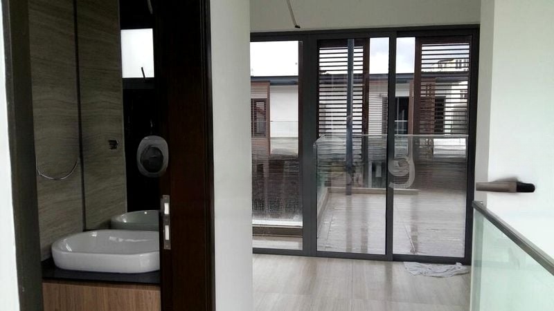 THE SEAWIND 5