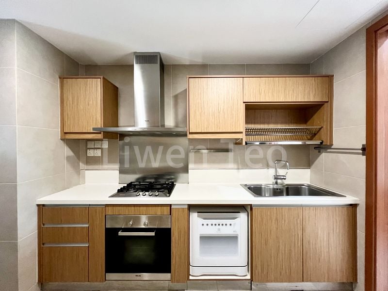 THE BERTH BY THE COVE 10