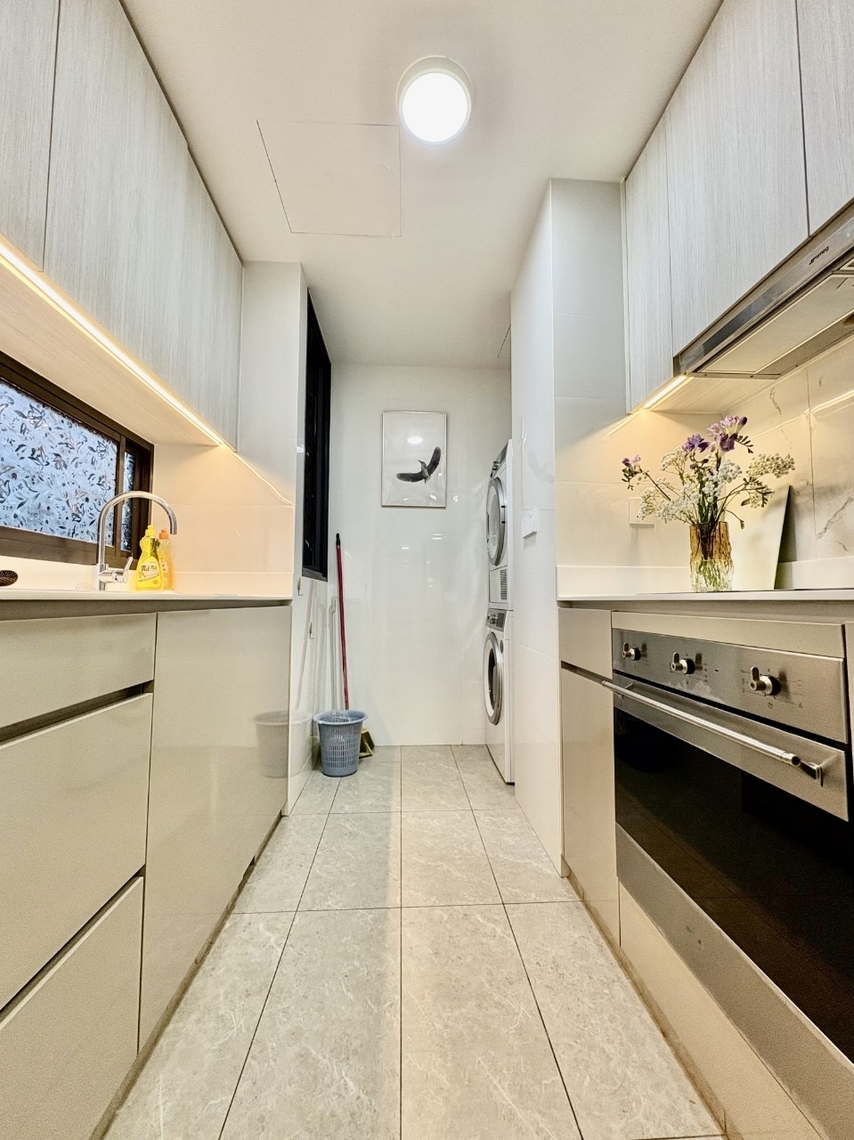 THE CLEMENT CANOPY 9