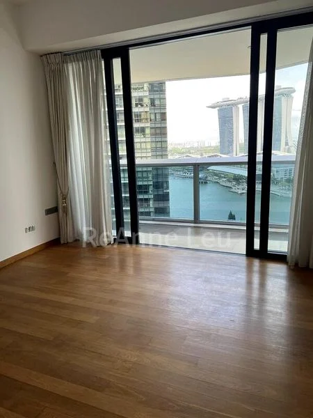 MARINA BAY SUITES 7