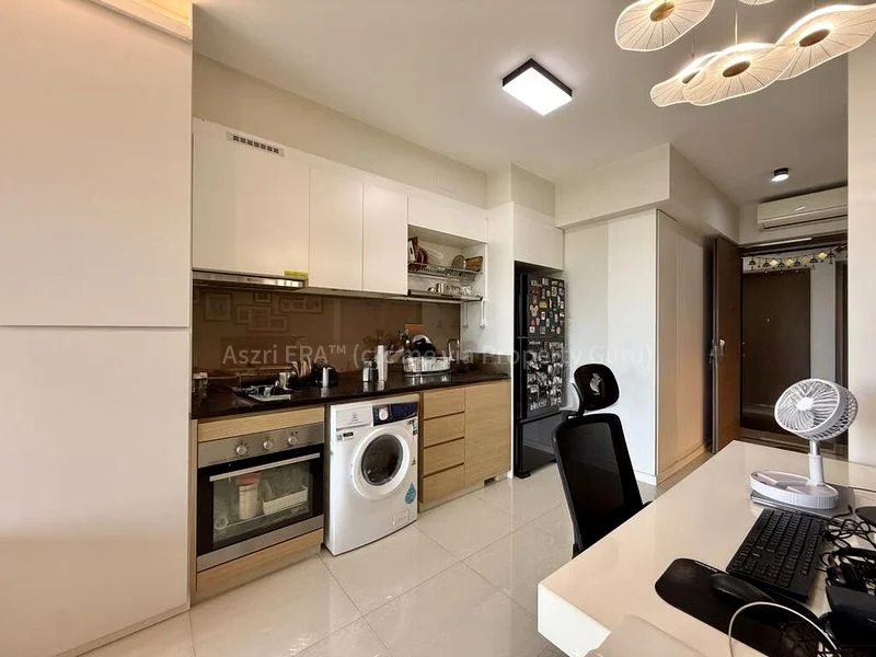 TREASURE AT TAMPINES 6