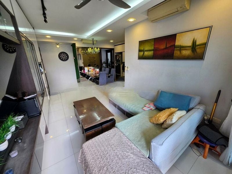 RIVERPARC RESIDENCE 9