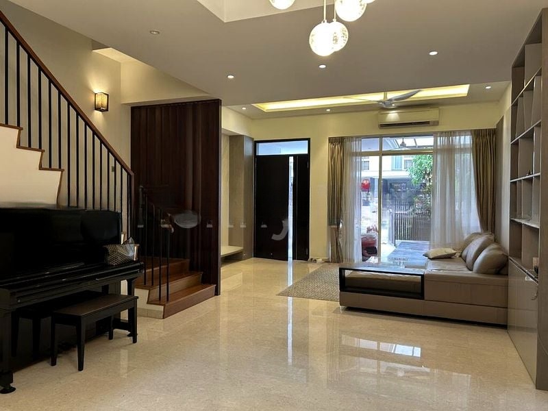 LUXUS HILLS 11