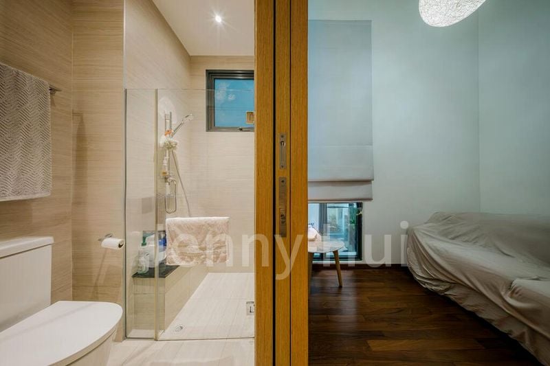 THE CREEK @ BUKIT 10