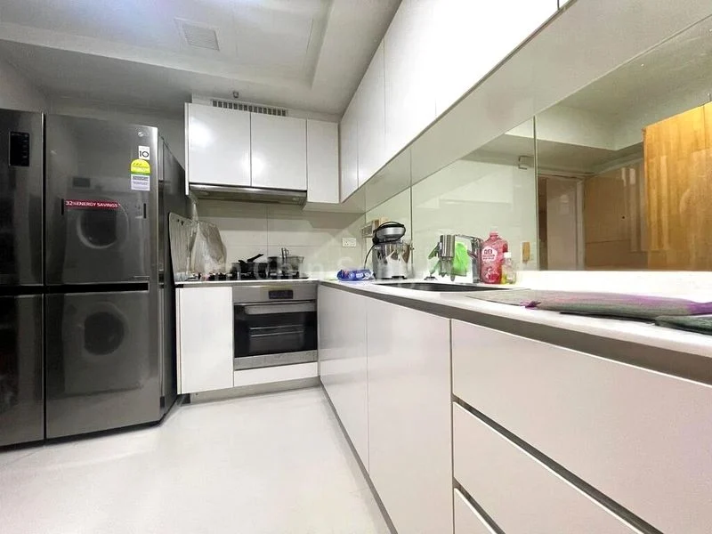 THE LAKEFRONT RESIDENCES 6