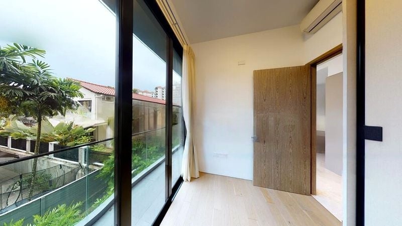 THE ENCLAVE . HOLLAND 5