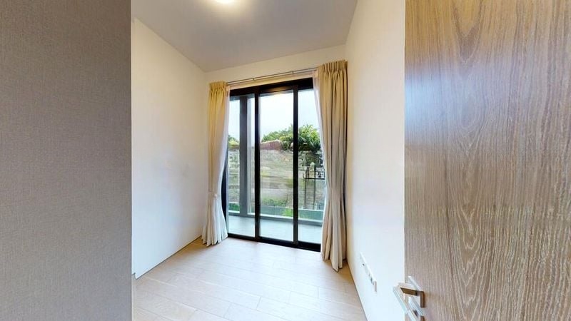 THE ENCLAVE . HOLLAND 2