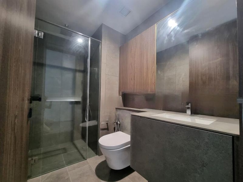 MIDTOWN MODERN 1