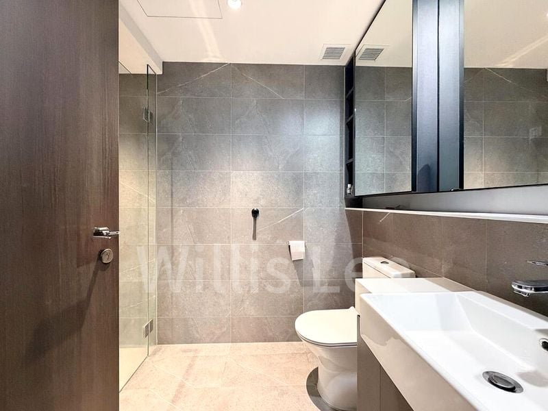 RIVERFRONT RESIDENCES 4