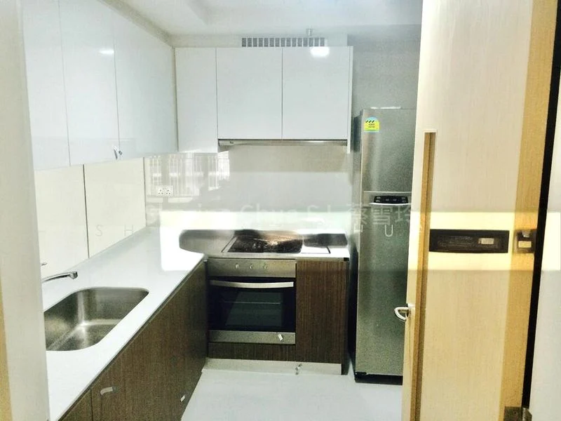 THE LAKEFRONT RESIDENCES 3