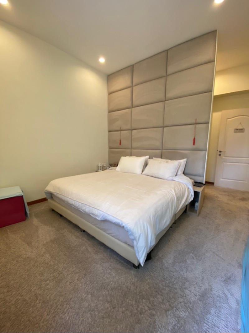THE BAYCOURT 8