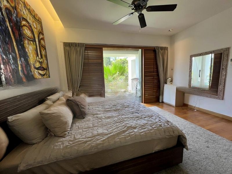 THE BERTH BY THE COVE 6