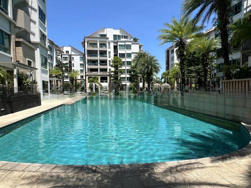 THE BERTH BY THE COVE 12