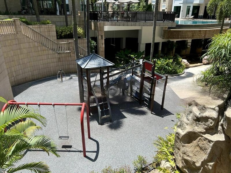 THE BERTH BY THE COVE 13