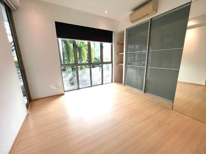 EMILY RESIDENCE 11