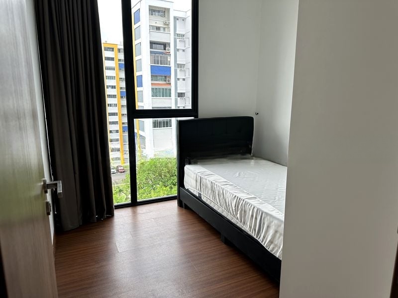 SINGA HILLS 4