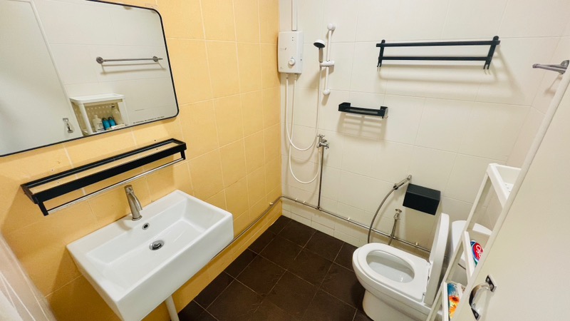 PEOPLE'S PARK COMPLEX 18