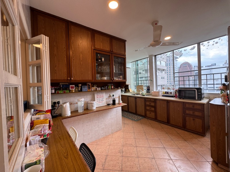 ELIZABETH TOWER 19