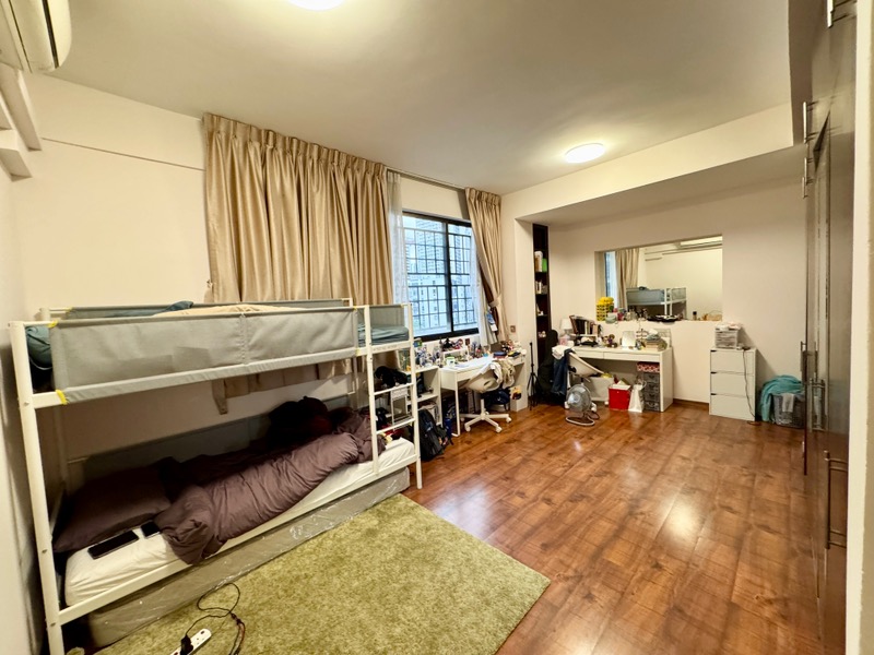 ELIZABETH TOWER 24